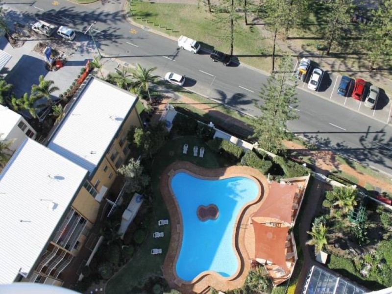 19E/238 The Esplanade, Miami QLD 4220