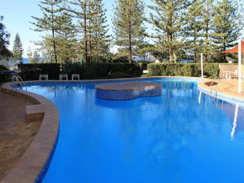 19E/238 The Esplanade, Miami QLD 4220