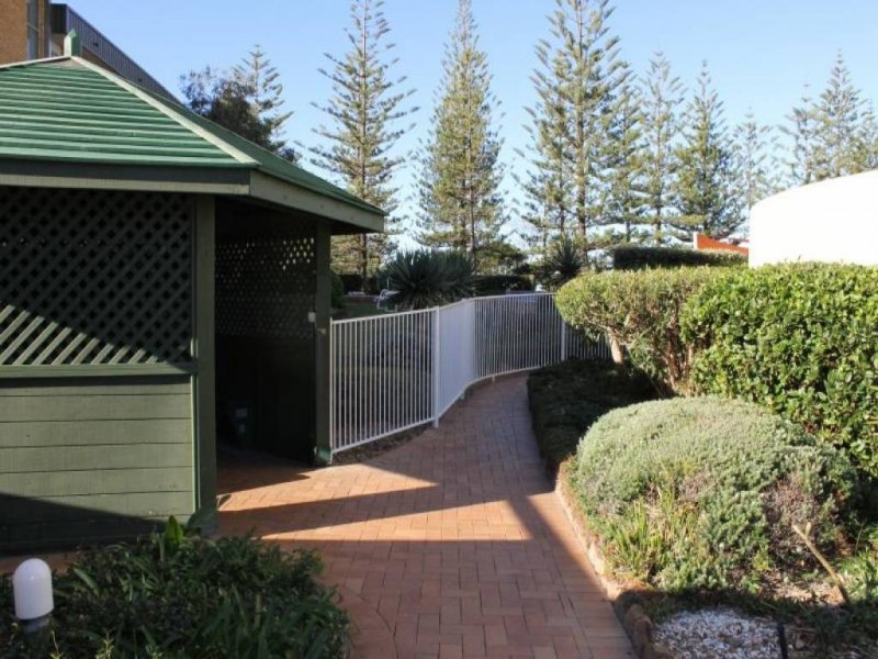 19E/238 The Esplanade, Miami QLD 4220