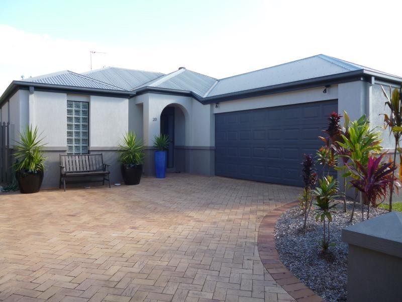 20 Gardendale Crescent, Burleigh Waters QLD 4220