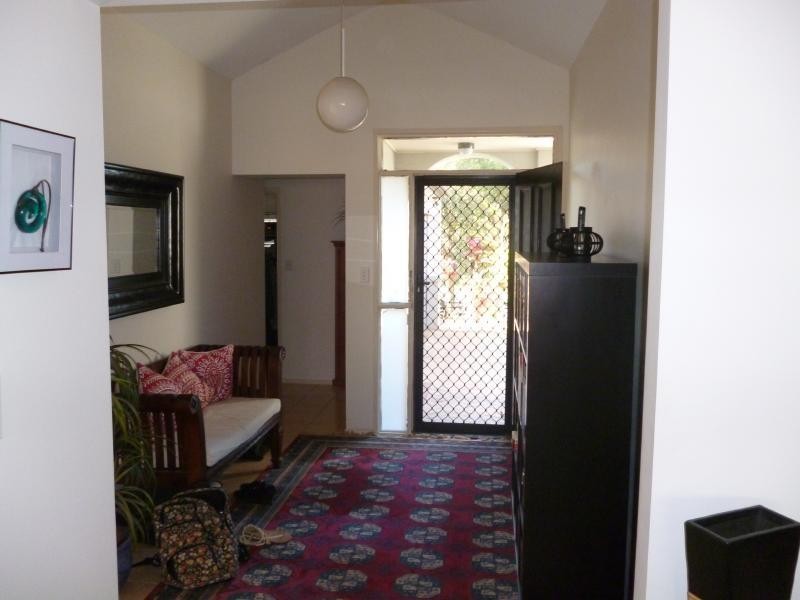 20 Gardendale Crescent, Burleigh Waters QLD 4220