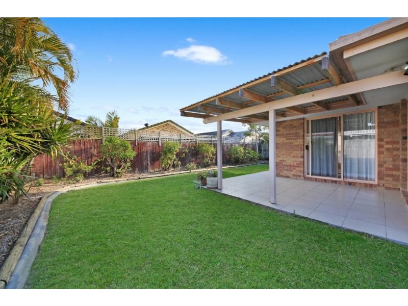 32 Cumberland Drive, Varsity Lakes QLD 4227