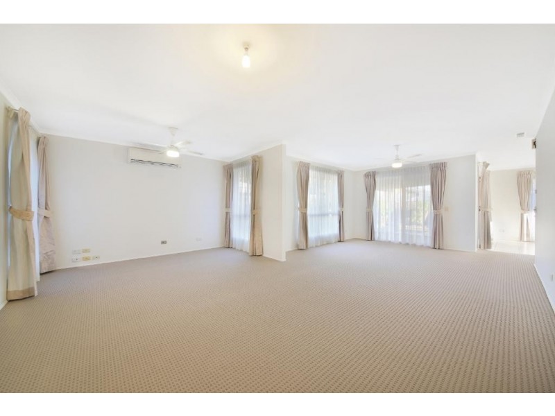 32 Cumberland Drive, Varsity Lakes QLD 4227