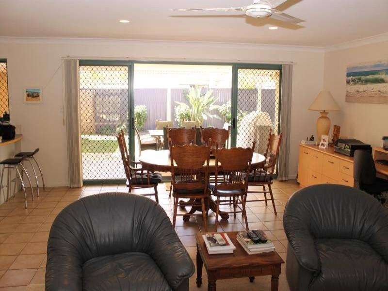 77 Seville CCT, Burleigh Waters QLD 4220