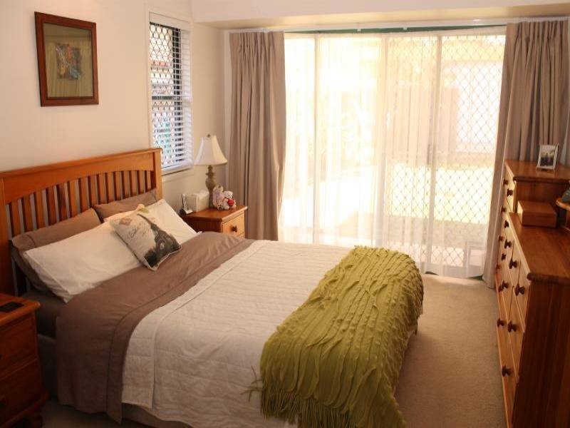 77 Seville CCT, Burleigh Waters QLD 4220