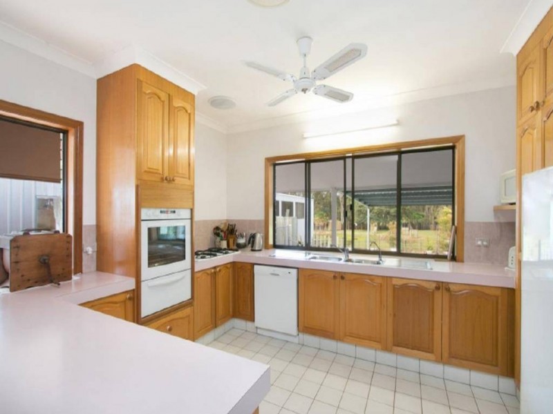 34 Larch Street, Tallebudgera QLD 4228