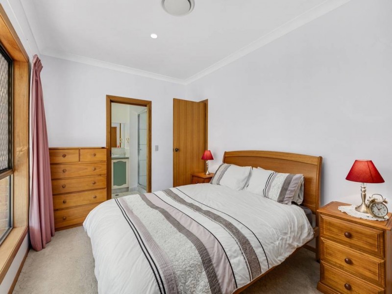 34 Larch Street, Tallebudgera QLD 4228