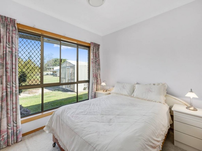 34 Larch Street, Tallebudgera QLD 4228