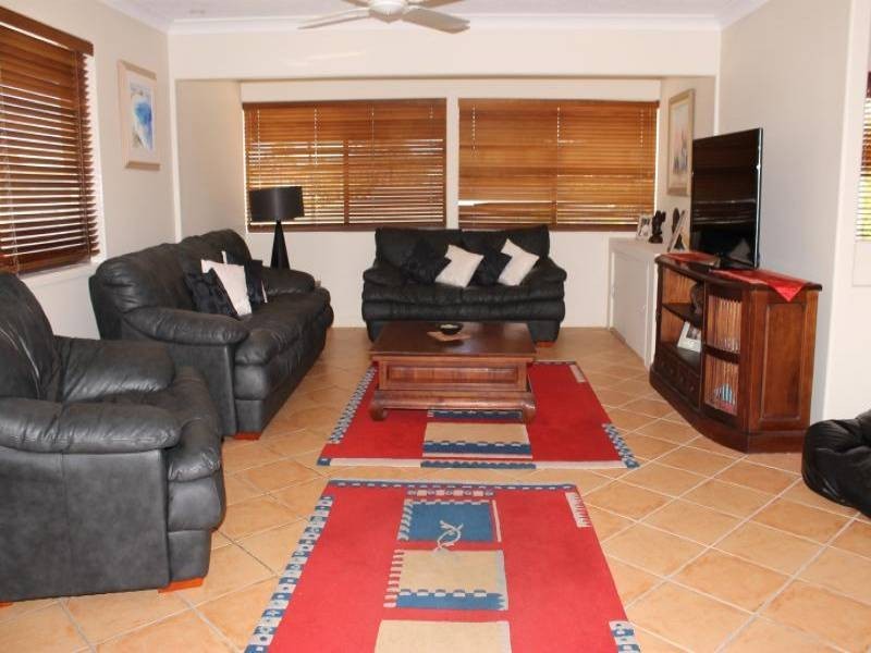 1 Warrina Crescent, Burleigh Heads QLD 4220