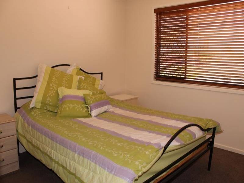 1 Warrina Crescent, Burleigh Heads QLD 4220