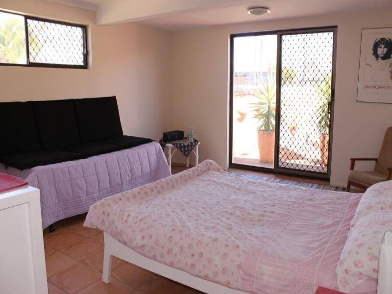 1 Warrina Crescent, Burleigh Heads QLD 4220