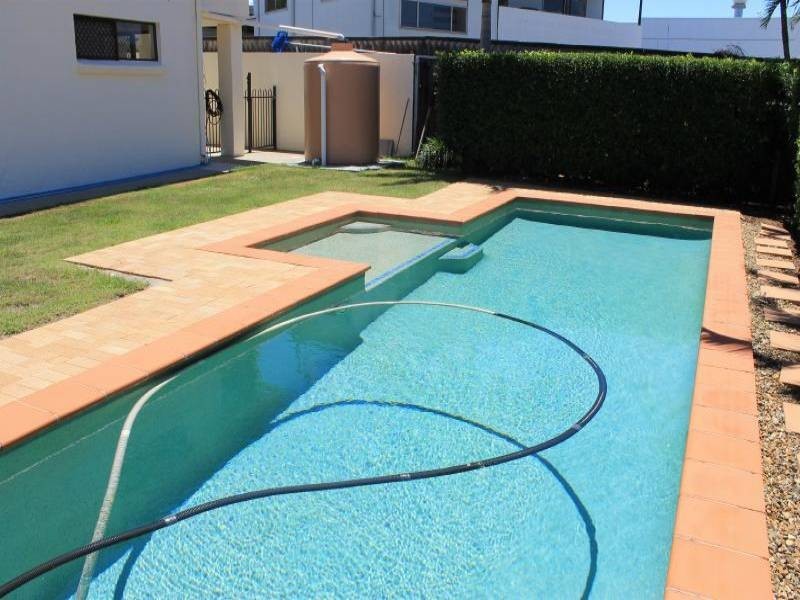 1 Warrina Crescent, Burleigh Heads QLD 4220