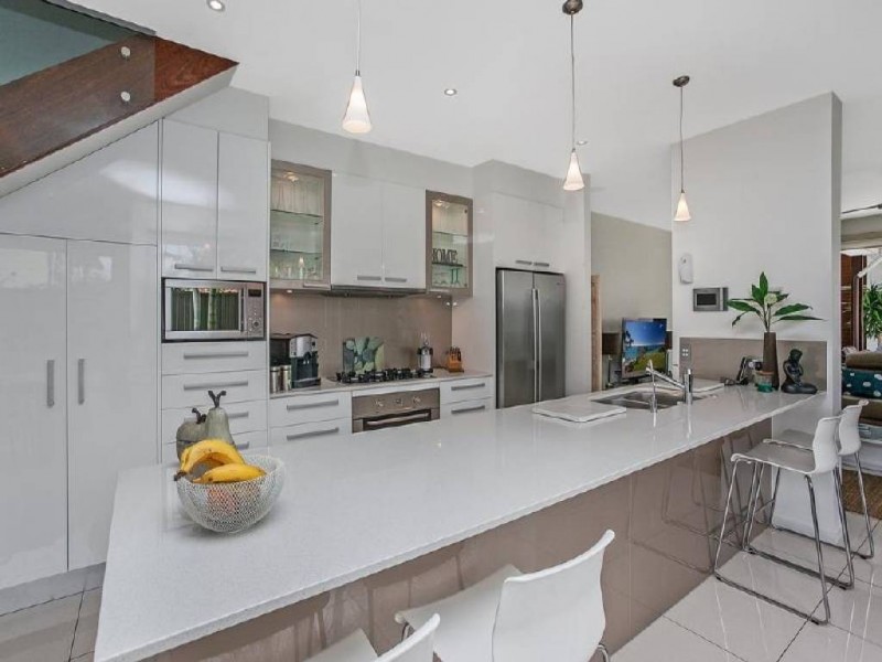 2/4 Cedar Court, Burleigh Heads QLD 4220