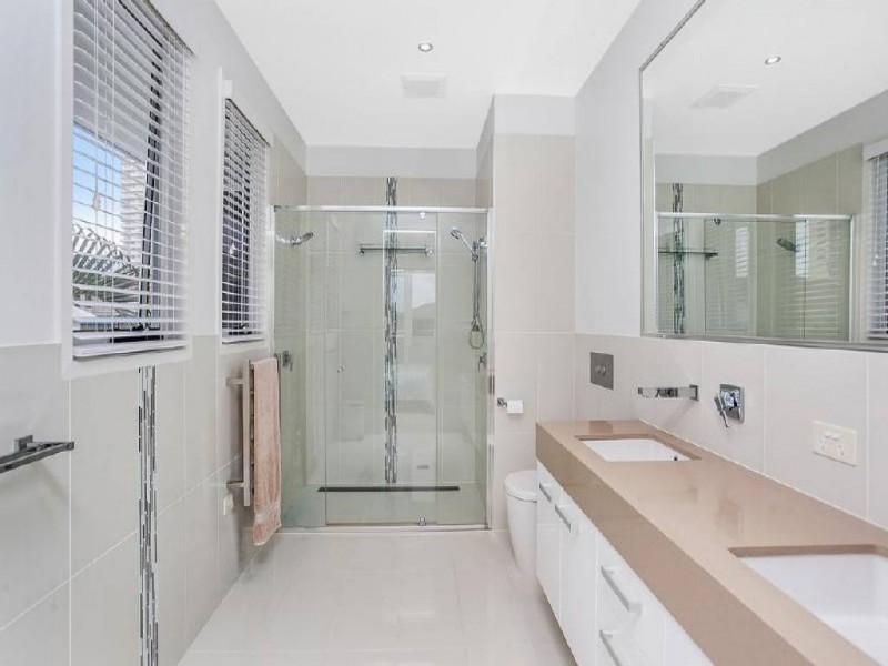 2/4 Cedar Court, Burleigh Heads QLD 4220