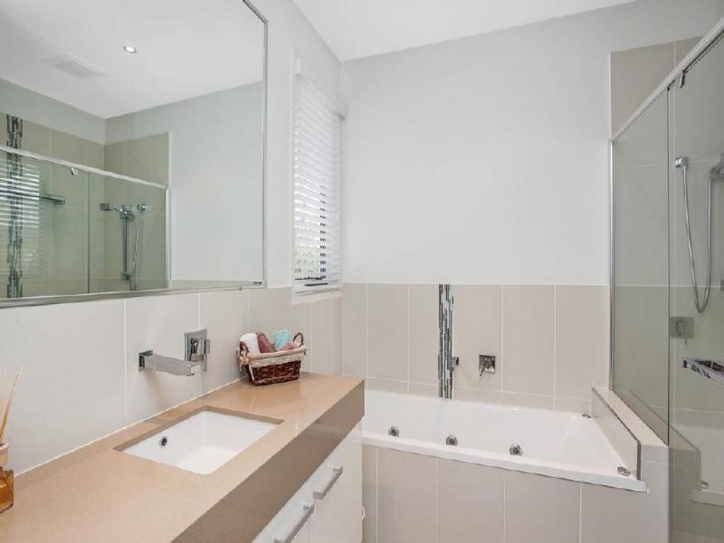 2/4 Cedar Court, Burleigh Heads QLD 4220