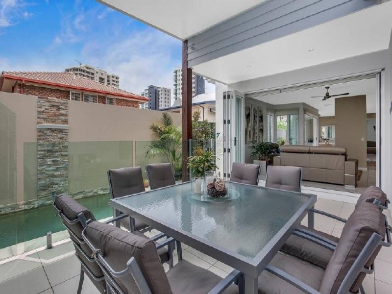 2/4 Cedar Court, Burleigh Heads QLD 4220