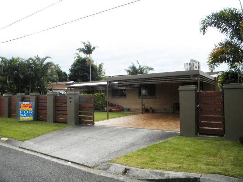 7 Joy Avenue, Burleigh Waters QLD 4220