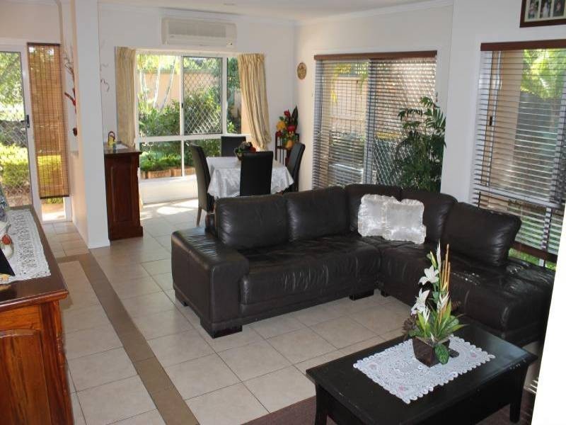 2 Manor Close, Robina QLD 4226