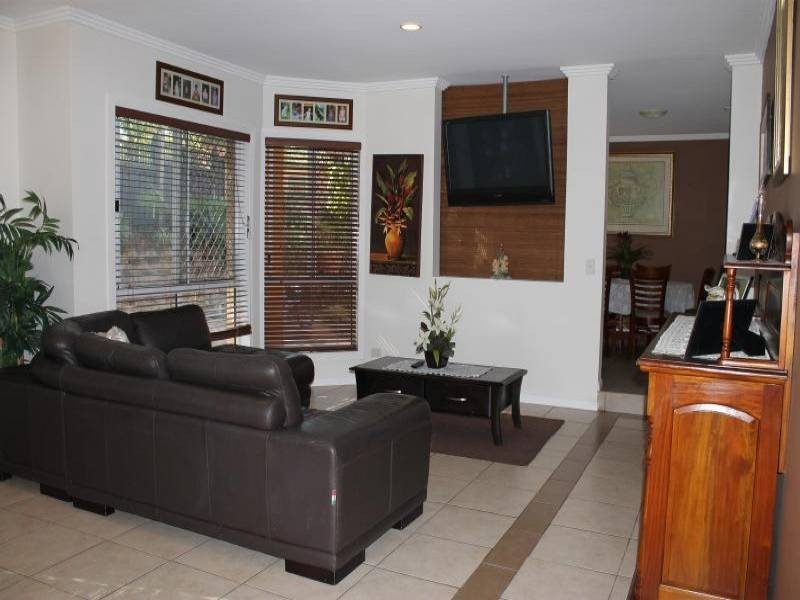 2 Manor Close, Robina QLD 4226