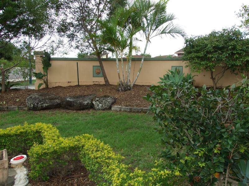 2 Manor Close, Robina QLD 4226