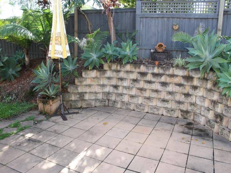 2 Manor Close, Robina QLD 4226
