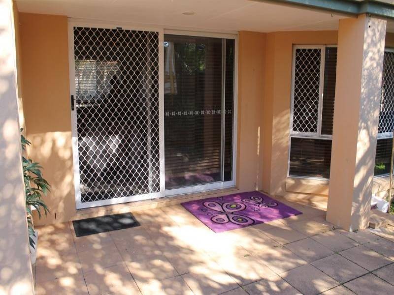 2 Manor Close, Robina QLD 4226
