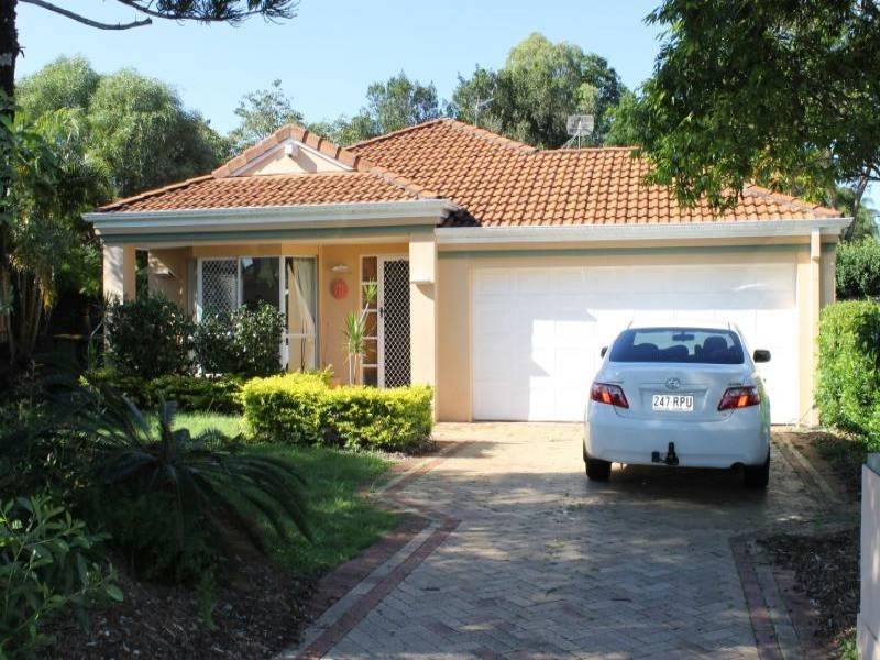 2 Manor Close, Robina QLD 4226