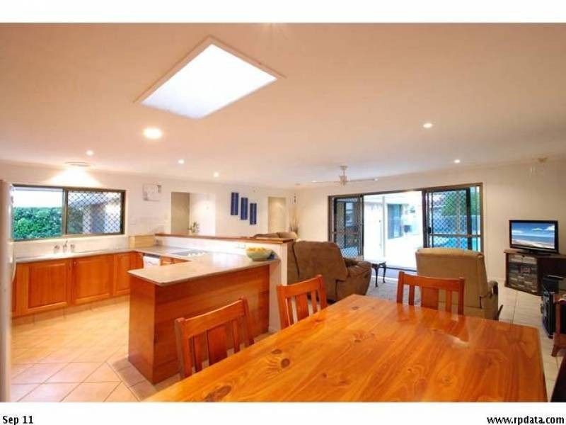 124 Burleigh Street, Burleigh Waters QLD 4220