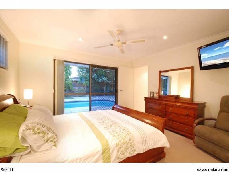 124 Burleigh Street, Burleigh Waters QLD 4220