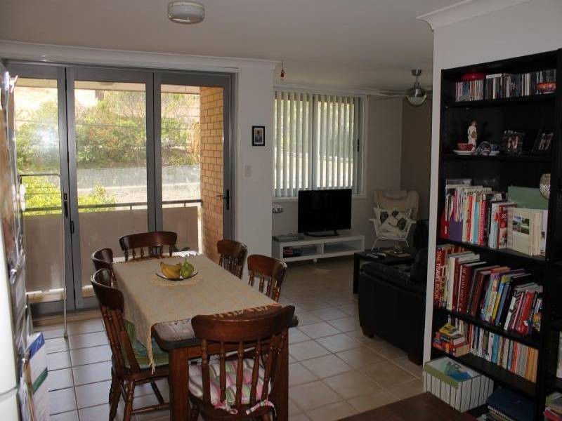 10/1976 Gold Coast Highway, Miami QLD 4220