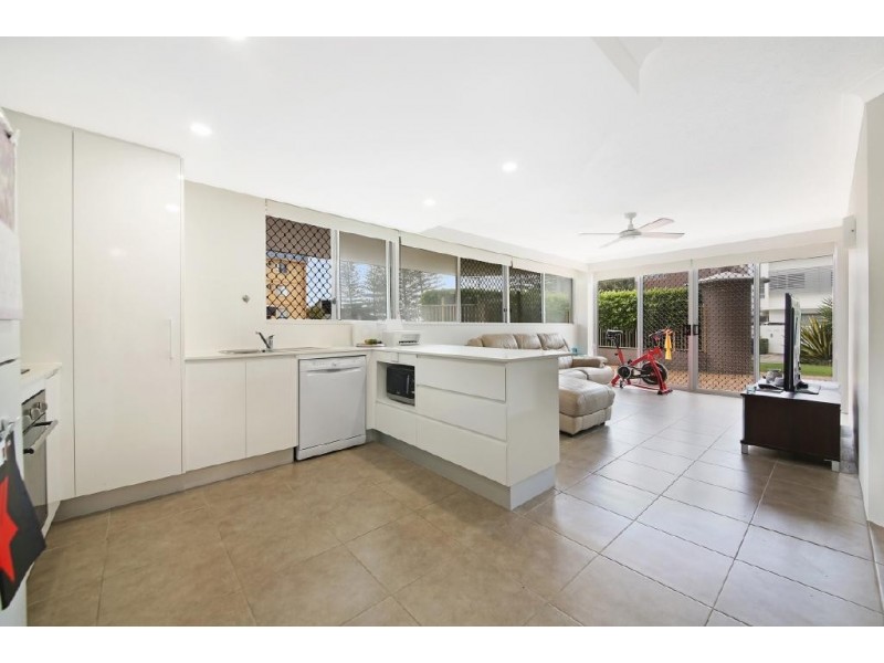 3/4 Montana Road, Mermaid Beach QLD 4218