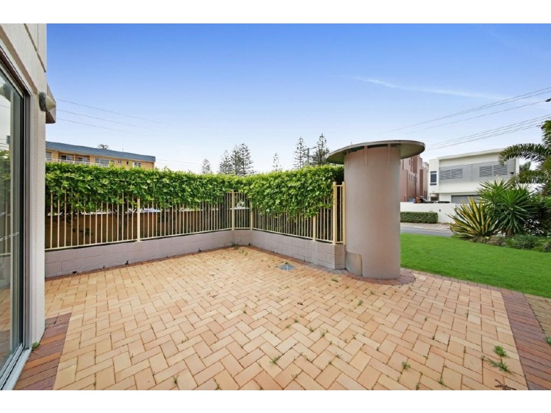 3/4 Montana Road, Mermaid Beach QLD 4218