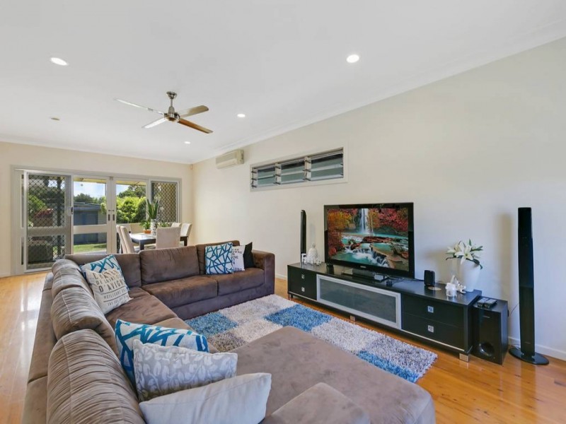 24 Symonds Road, Burleigh Heads QLD 4220