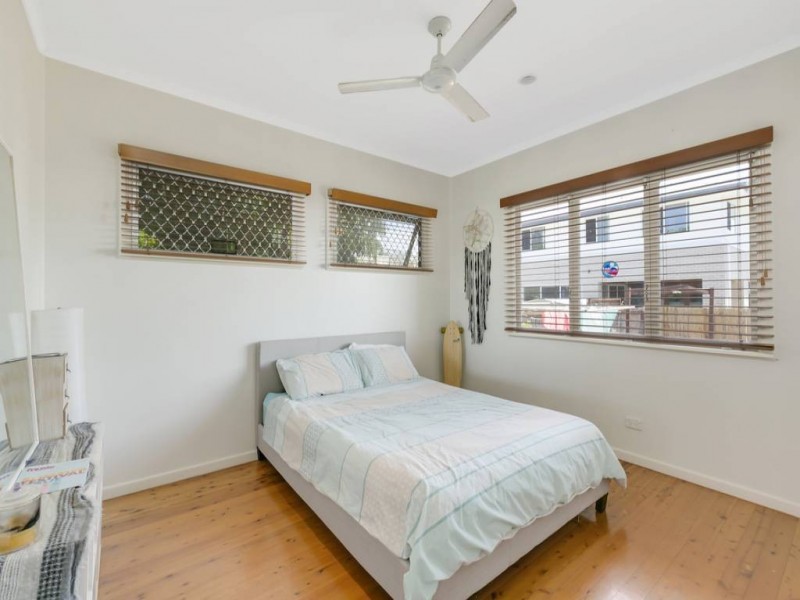 24 Symonds Road, Burleigh Heads QLD 4220