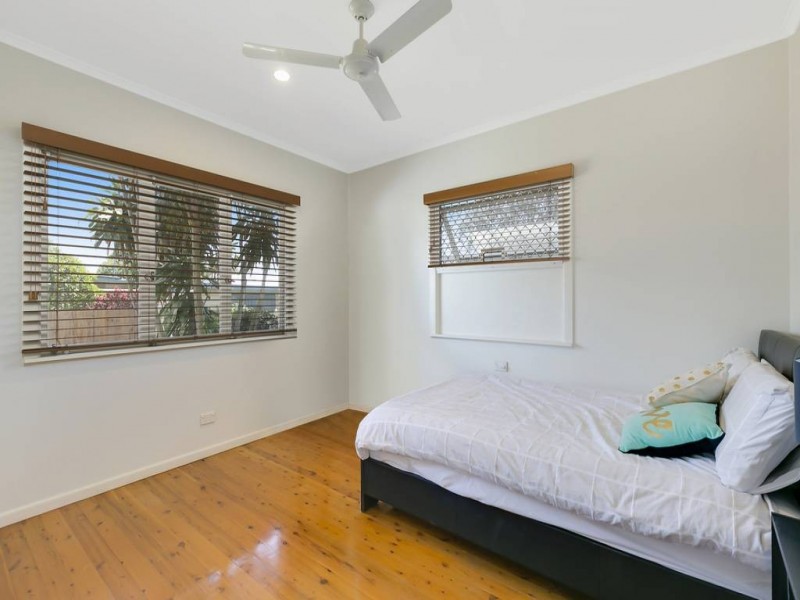 24 Symonds Road, Burleigh Heads QLD 4220