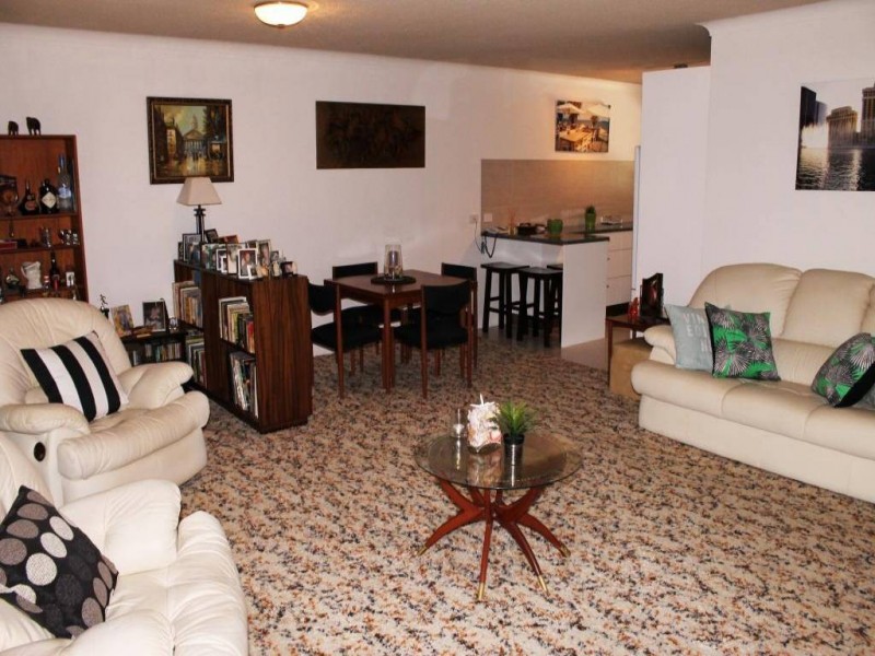 1/23 Jubilee Avenue, Broadbeach QLD 4218