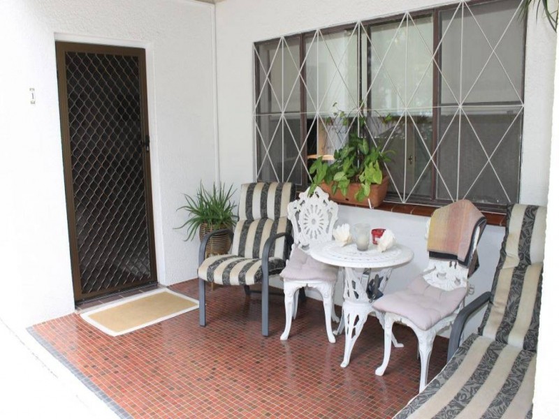 1/23 Jubilee Avenue, Broadbeach QLD 4218