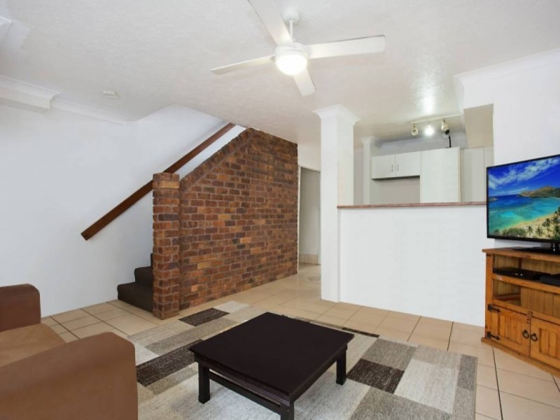 6/5 Aquila Court, Mermaid Waters QLD 4218