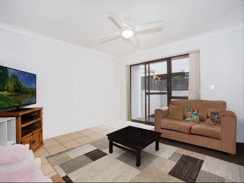 6/5 Aquila Court, Mermaid Waters QLD 4218