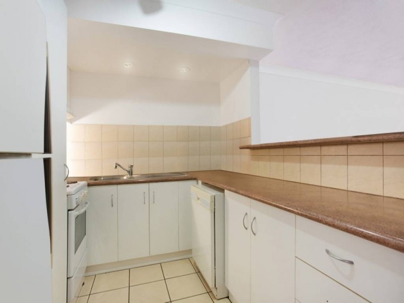 6/5 Aquila Court, Mermaid Waters QLD 4218