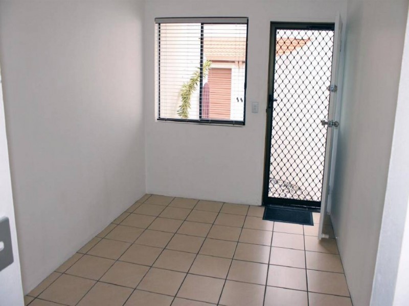 6/5 Aquila Court, Mermaid Waters QLD 4218