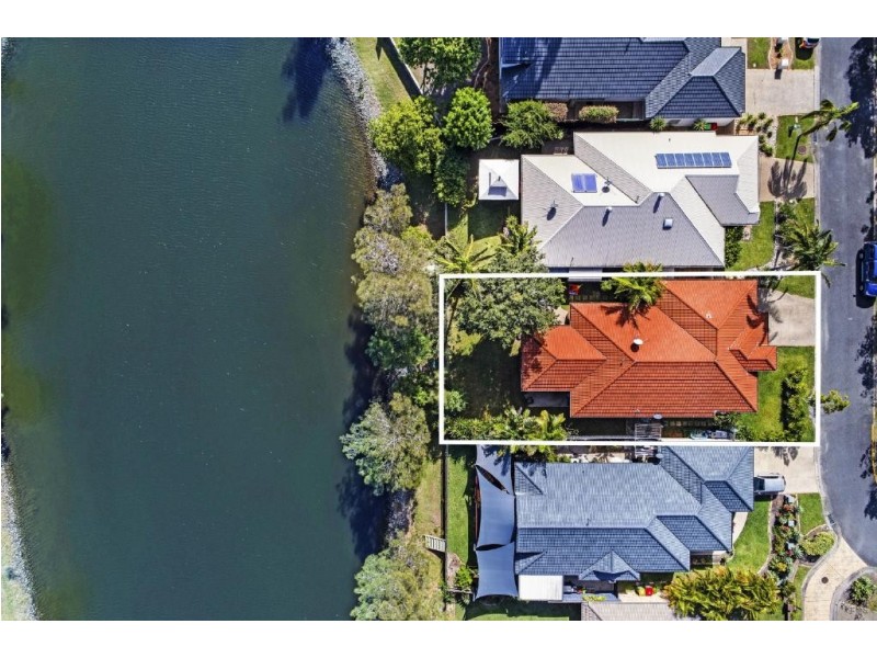 32 A Lakes Circuit, Burleigh Waters QLD 4220