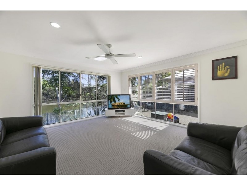 32 A Lakes Circuit, Burleigh Waters QLD 4220