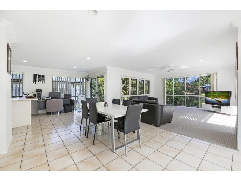 32 A Lakes Circuit, Burleigh Waters QLD 4220