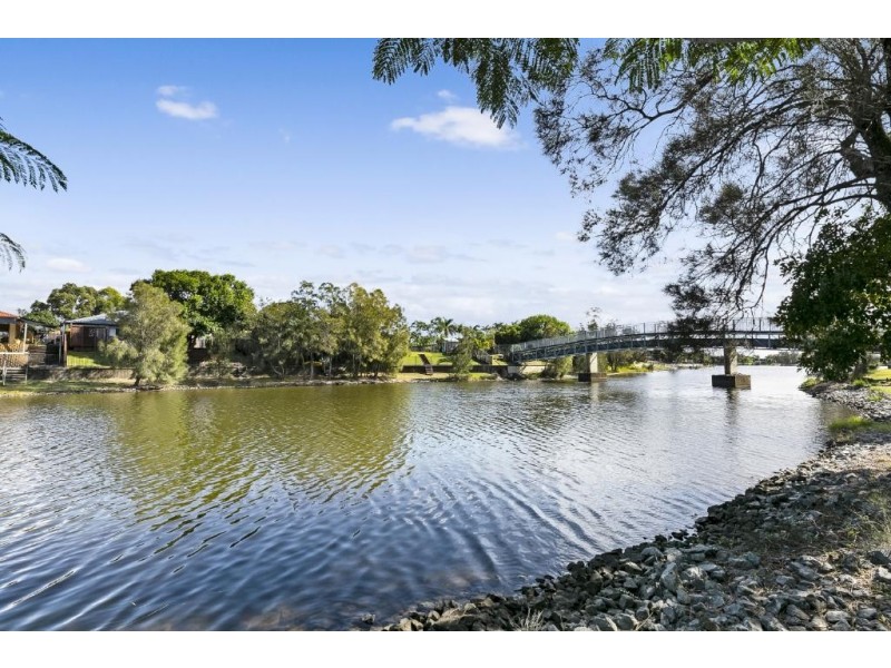 32 A Lakes Circuit, Burleigh Waters QLD 4220