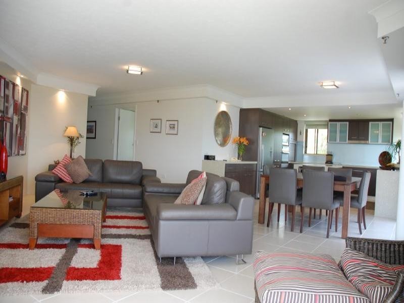 9/45 Hayle st, Burleigh Heads QLD 4220