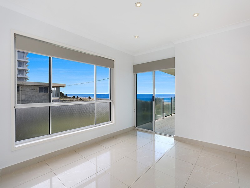 3/2C Twenty Seventh Avenue, Palm Beach QLD 4221