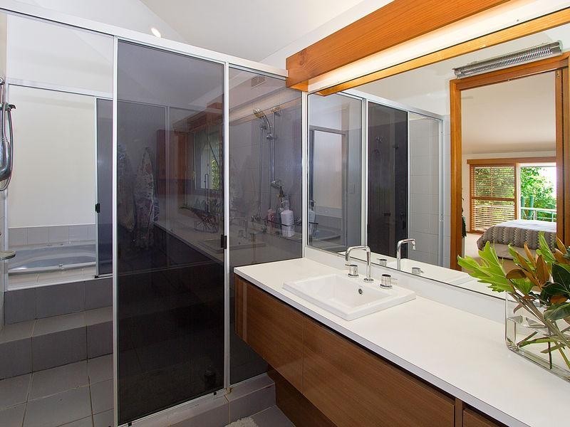 121 Skyline Tce, Burleigh Heads QLD 4220