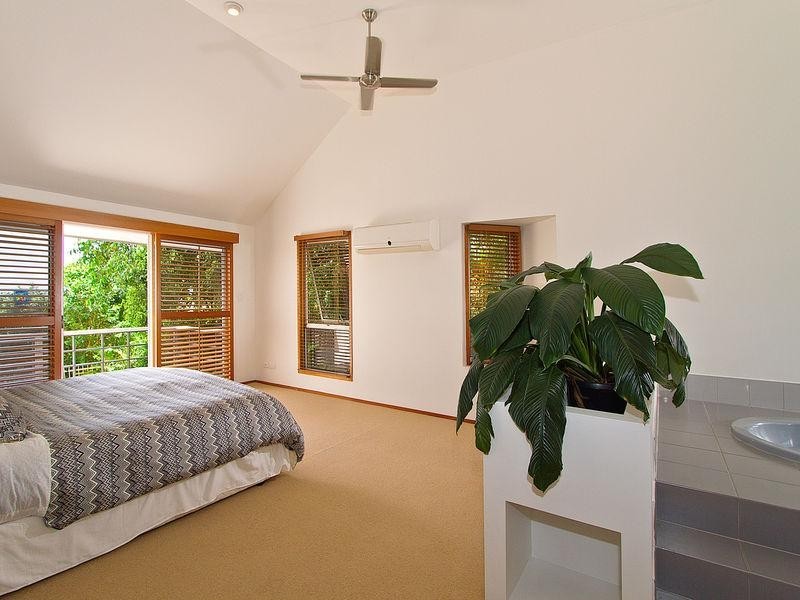 121 Skyline Tce, Burleigh Heads QLD 4220