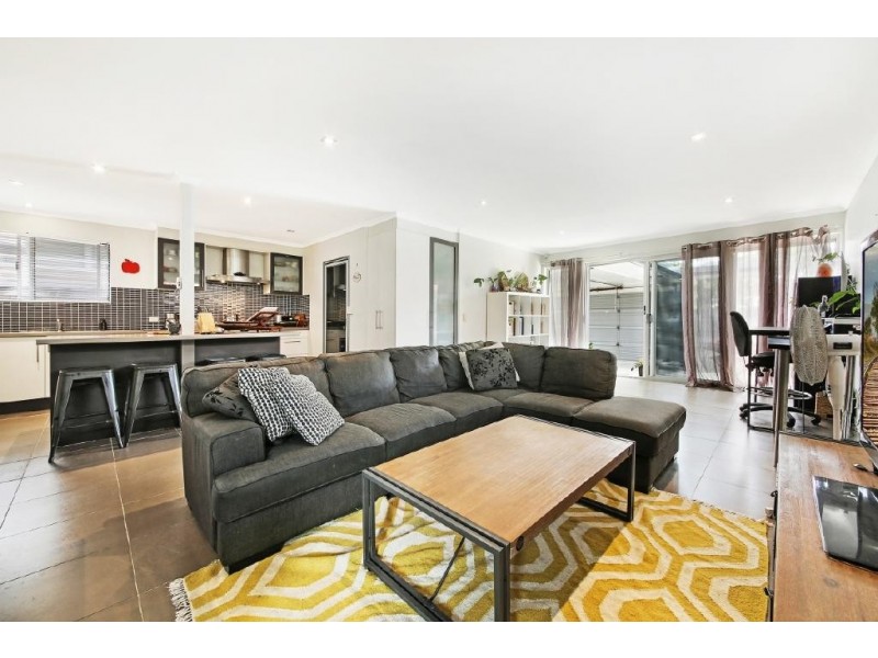 4 Paradise Avenue, Miami QLD 4220